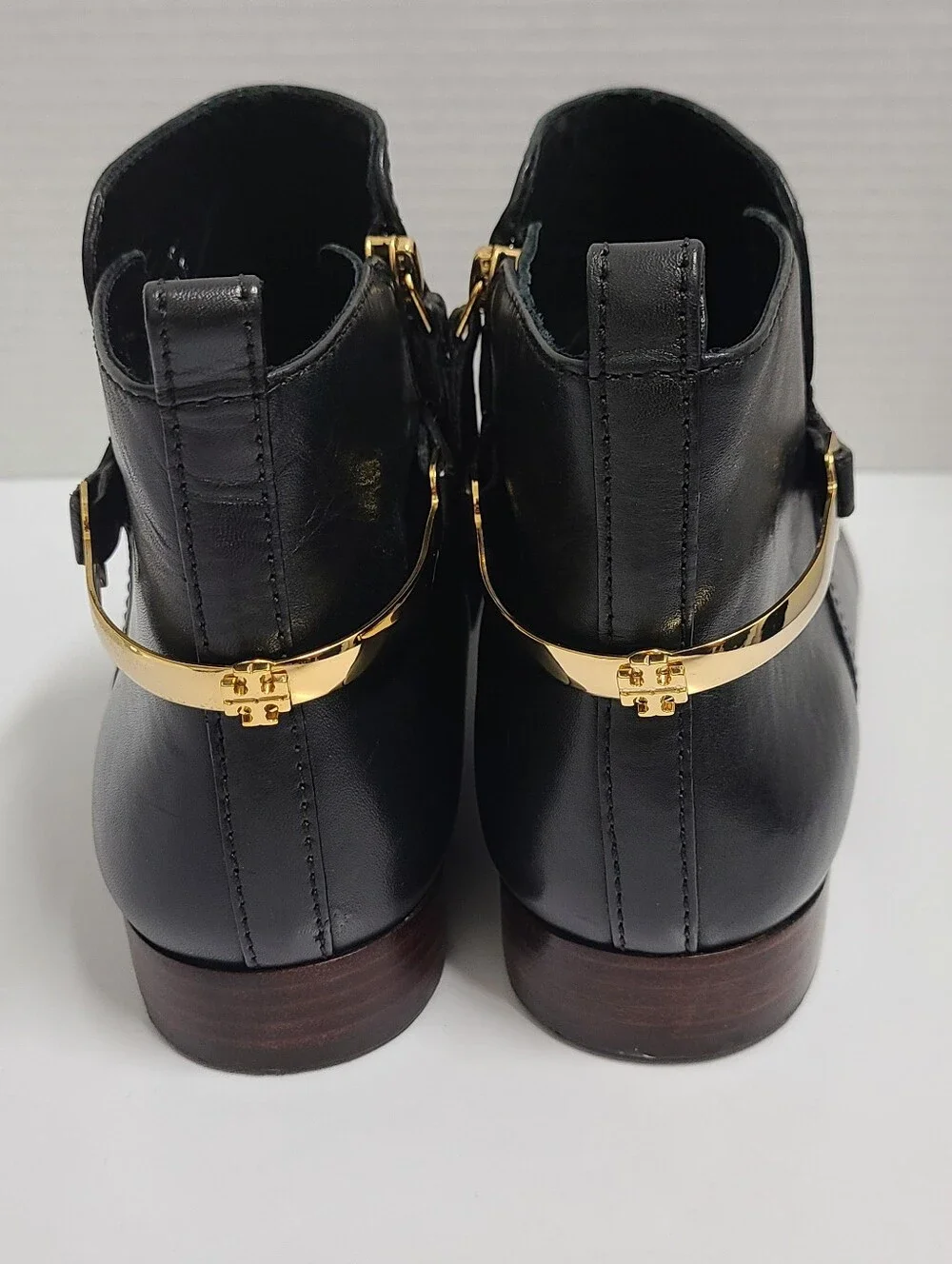 Tory Burch Jess Black Leather Ankle Boots Gold Strap Detail Sz 10